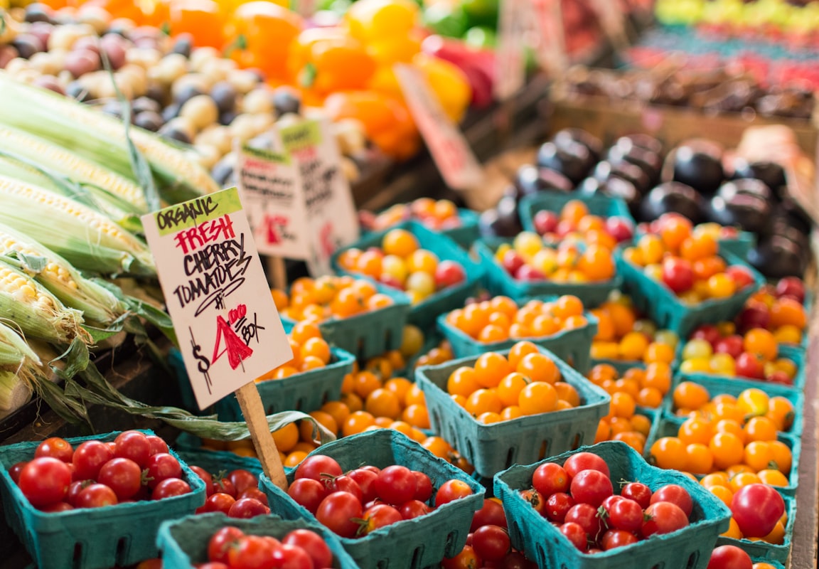Sélection d'aliments frais et sains pour les courses